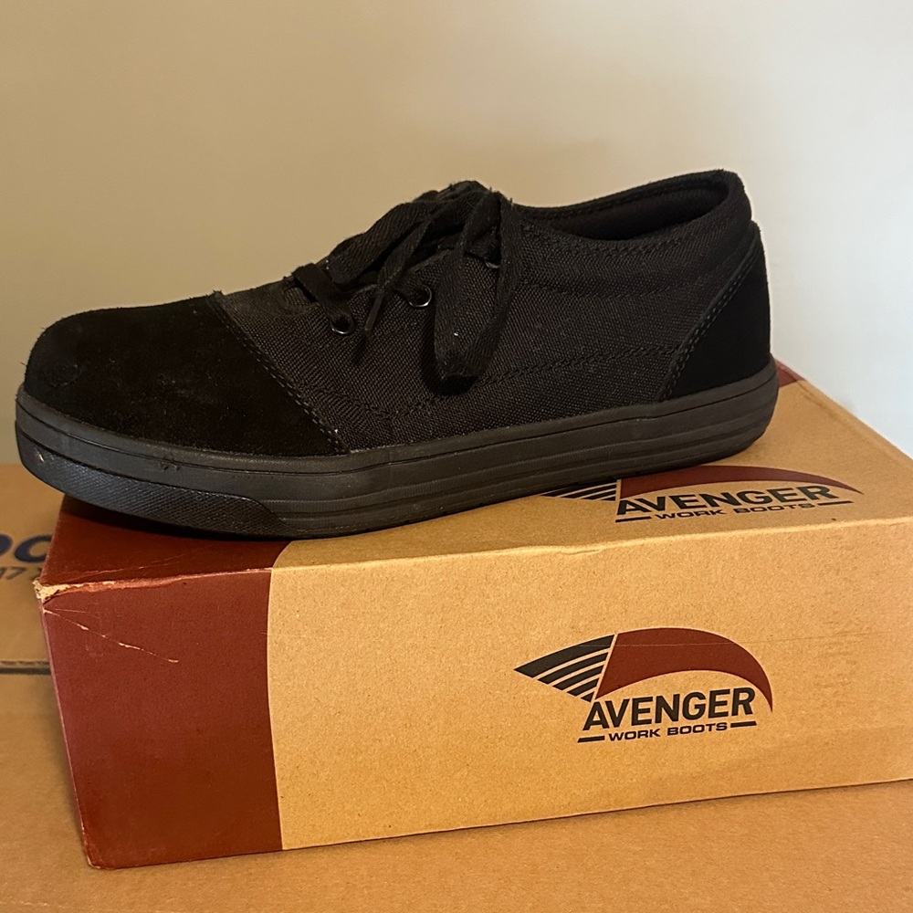 Avenger Men's Black Casual Sneakers